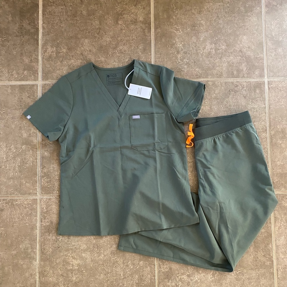 Moss Figs scrubs